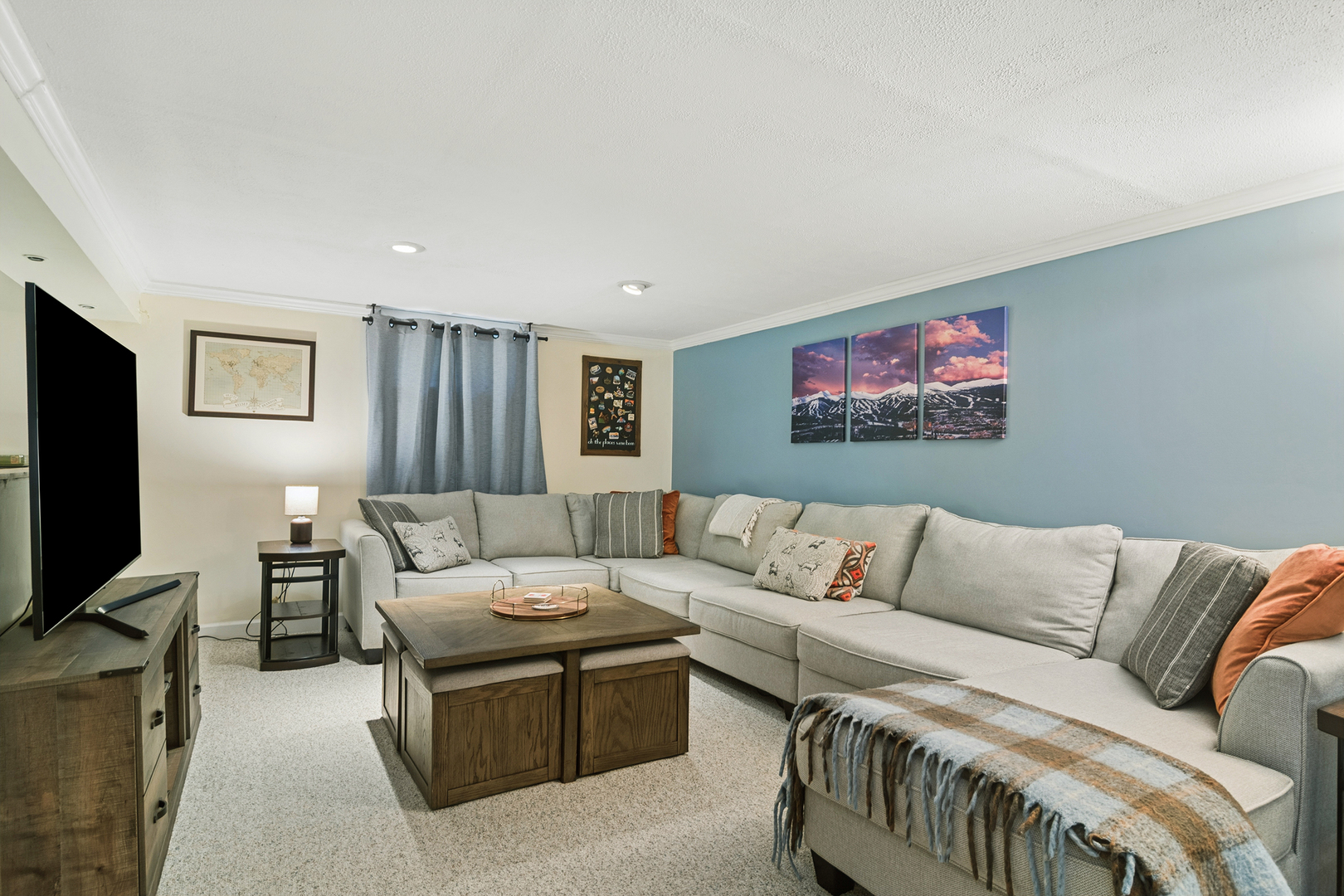 805 E Ironwood Drive, Mount Prospect, IL 60056