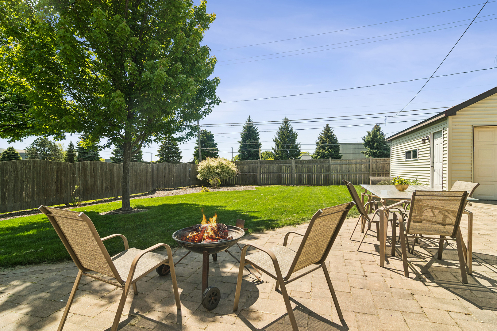 805 E Ironwood Drive, Mount Prospect, IL 60056