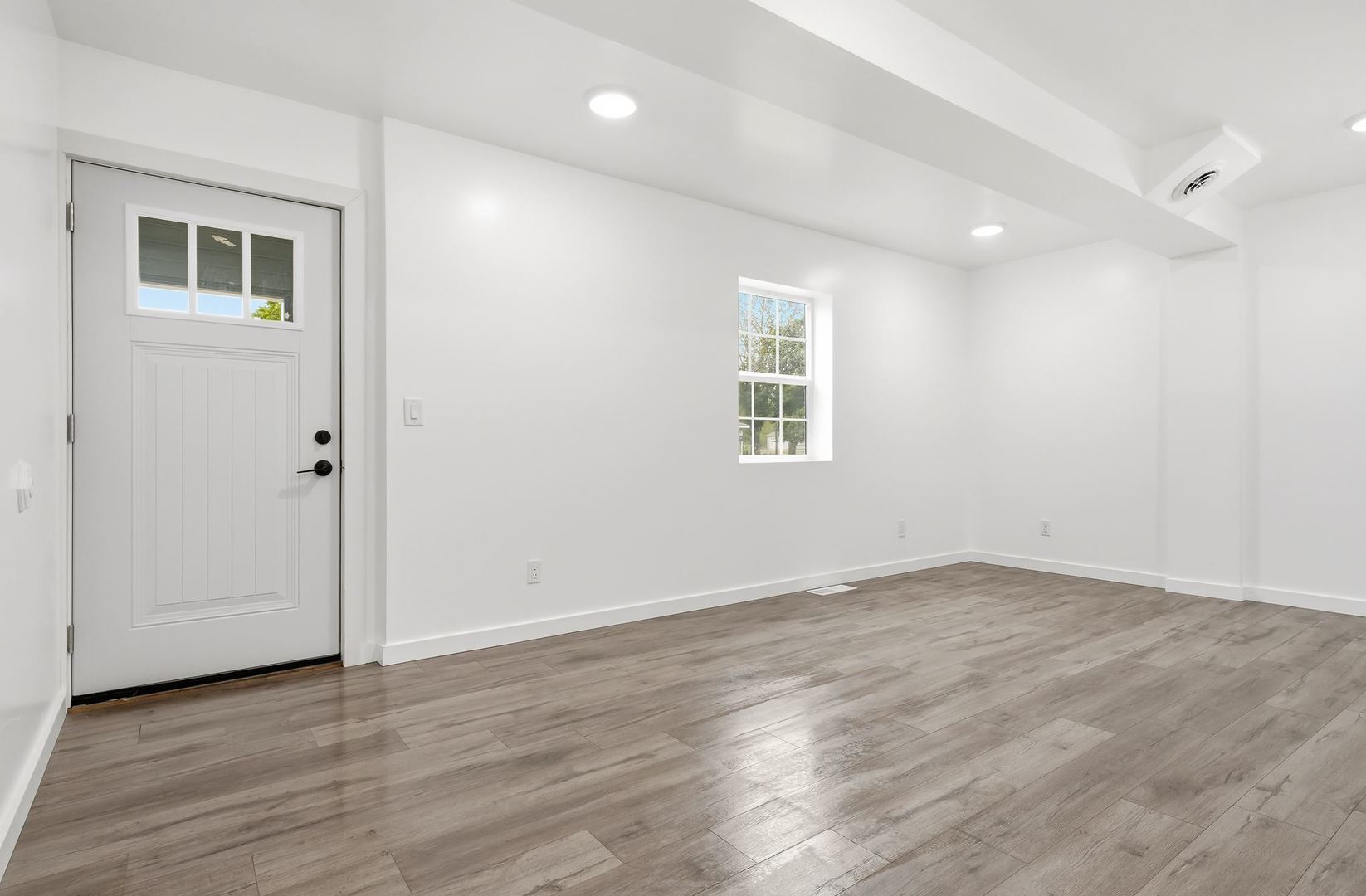 305 Parkway Court, Gridley, IL 61744