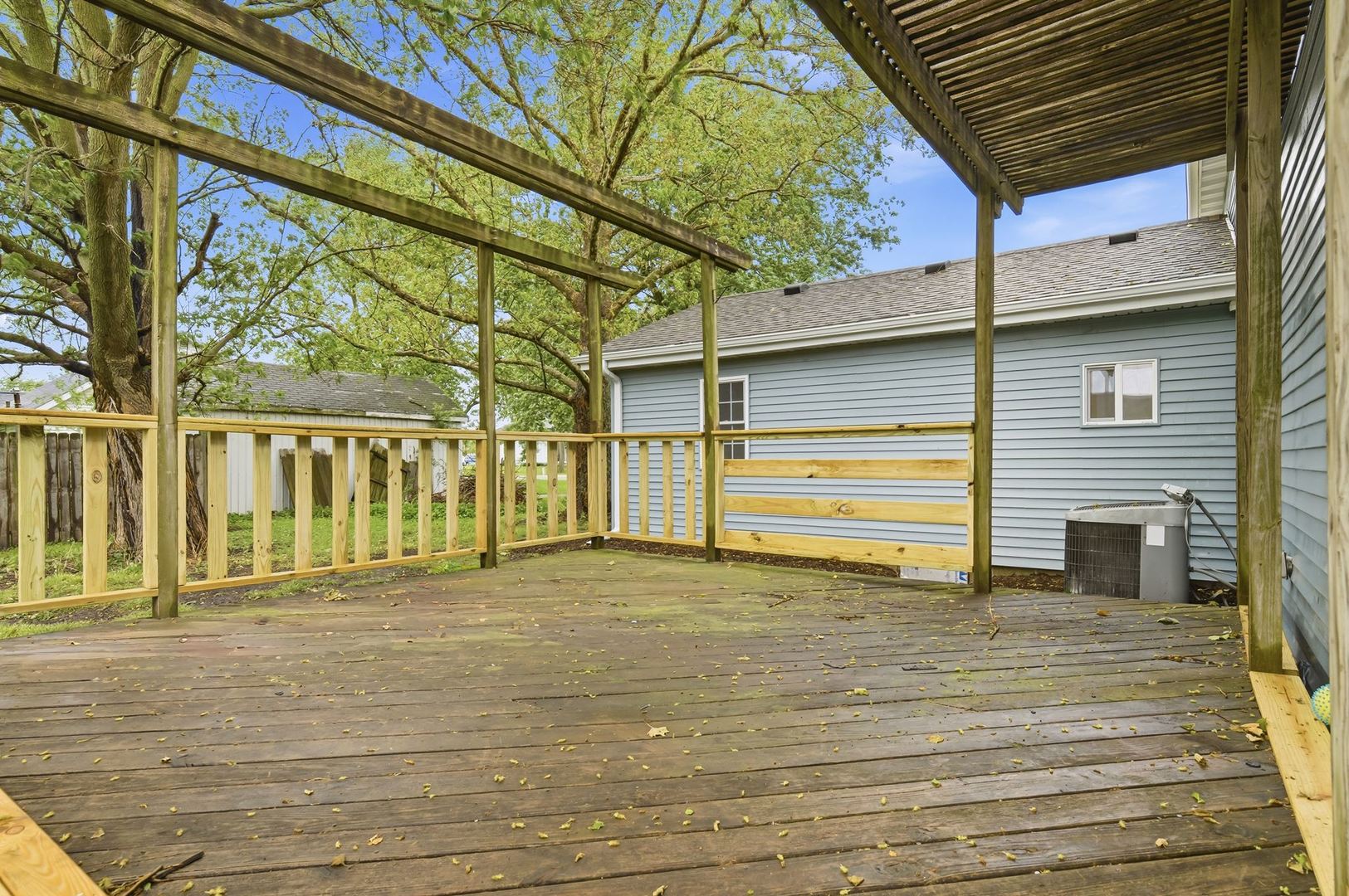 305 Parkway Court, Gridley, IL 61744