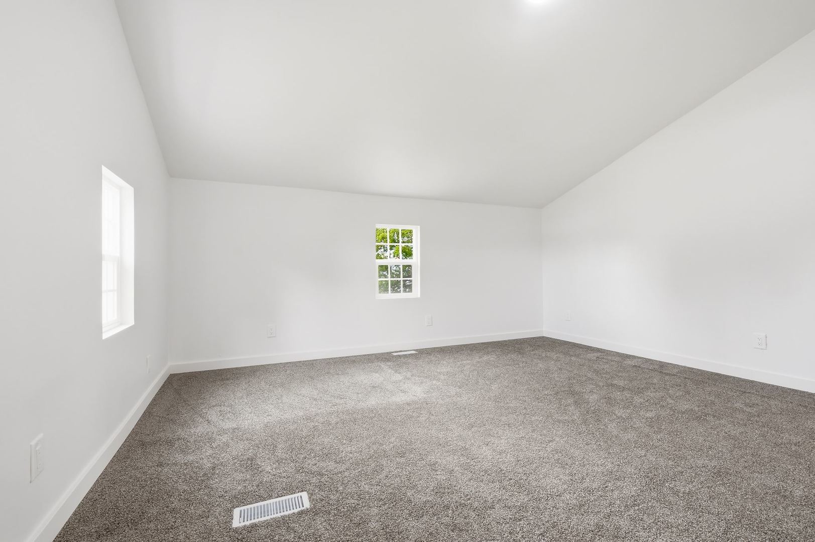 305 Parkway Court, Gridley, IL 61744