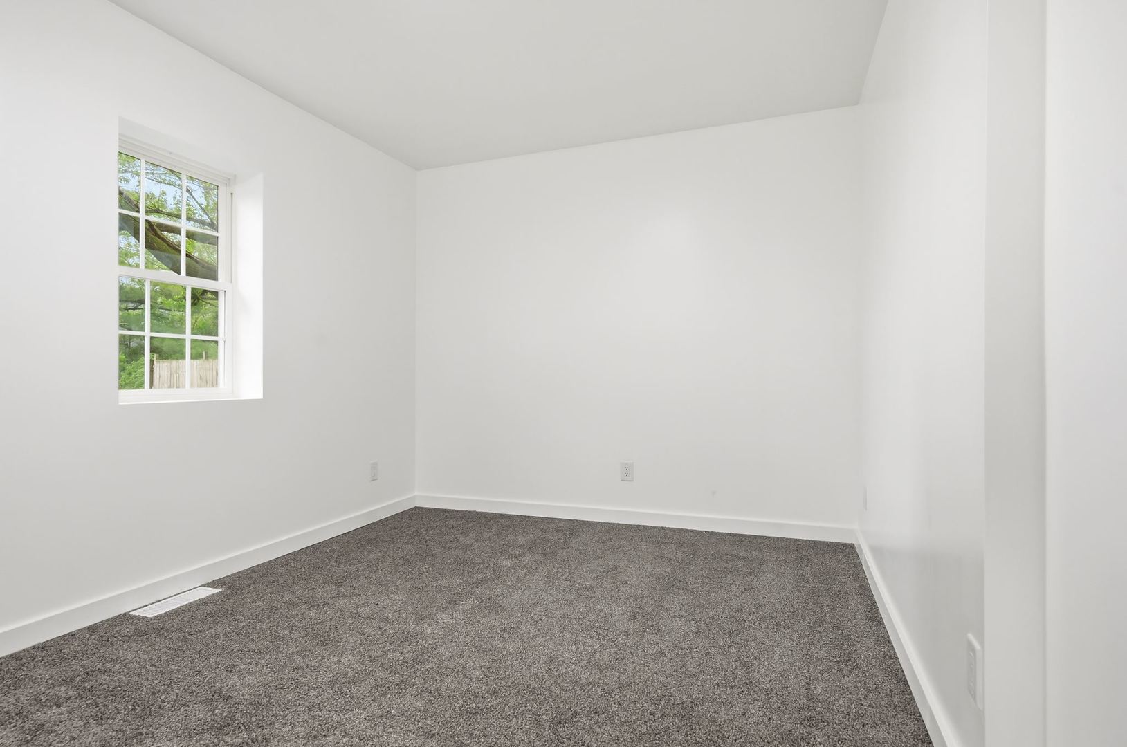 305 Parkway Court, Gridley, IL 61744