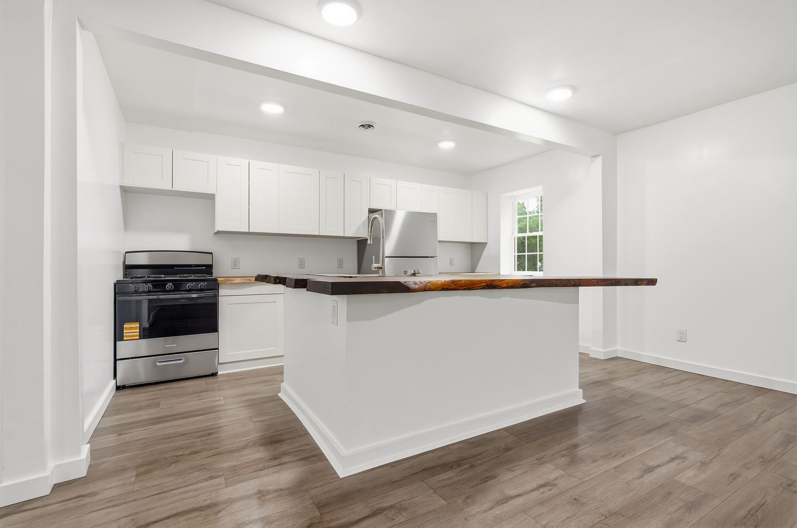 305 Parkway Court, Gridley, IL 61744
