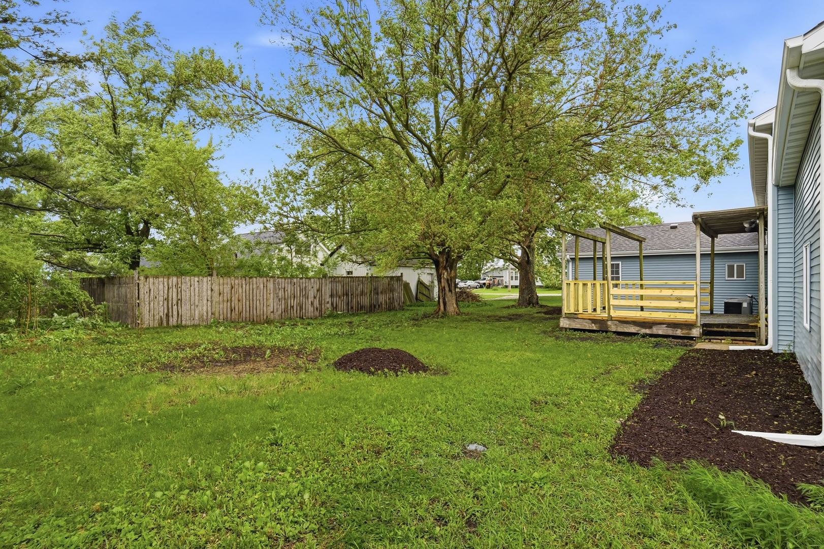 305 Parkway Court, Gridley, IL 61744