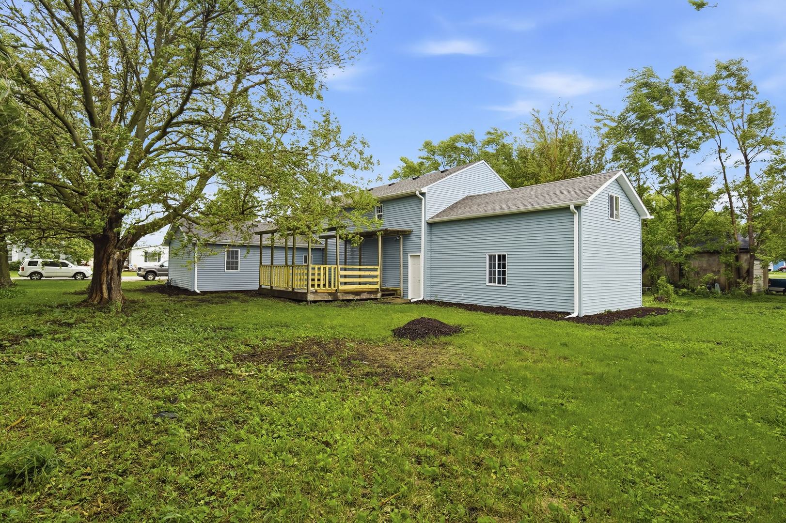 305 Parkway Court, Gridley, IL 61744