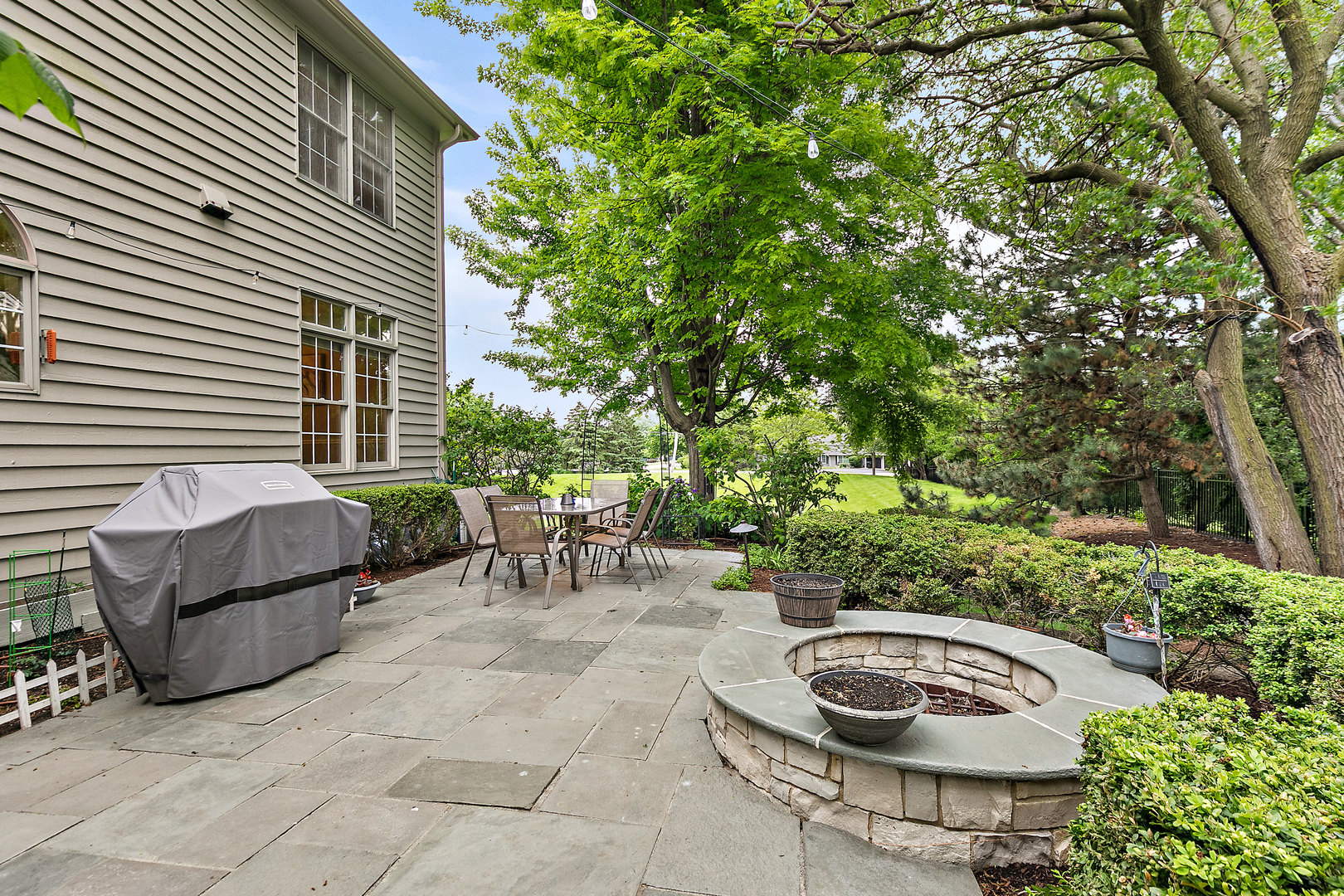 2212 Glouceston Lane, Naperville, IL 60564