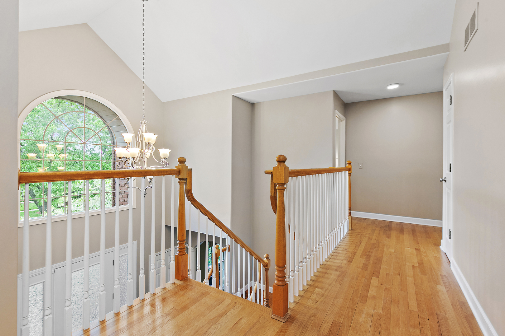 2212 Glouceston Lane, Naperville, IL 60564