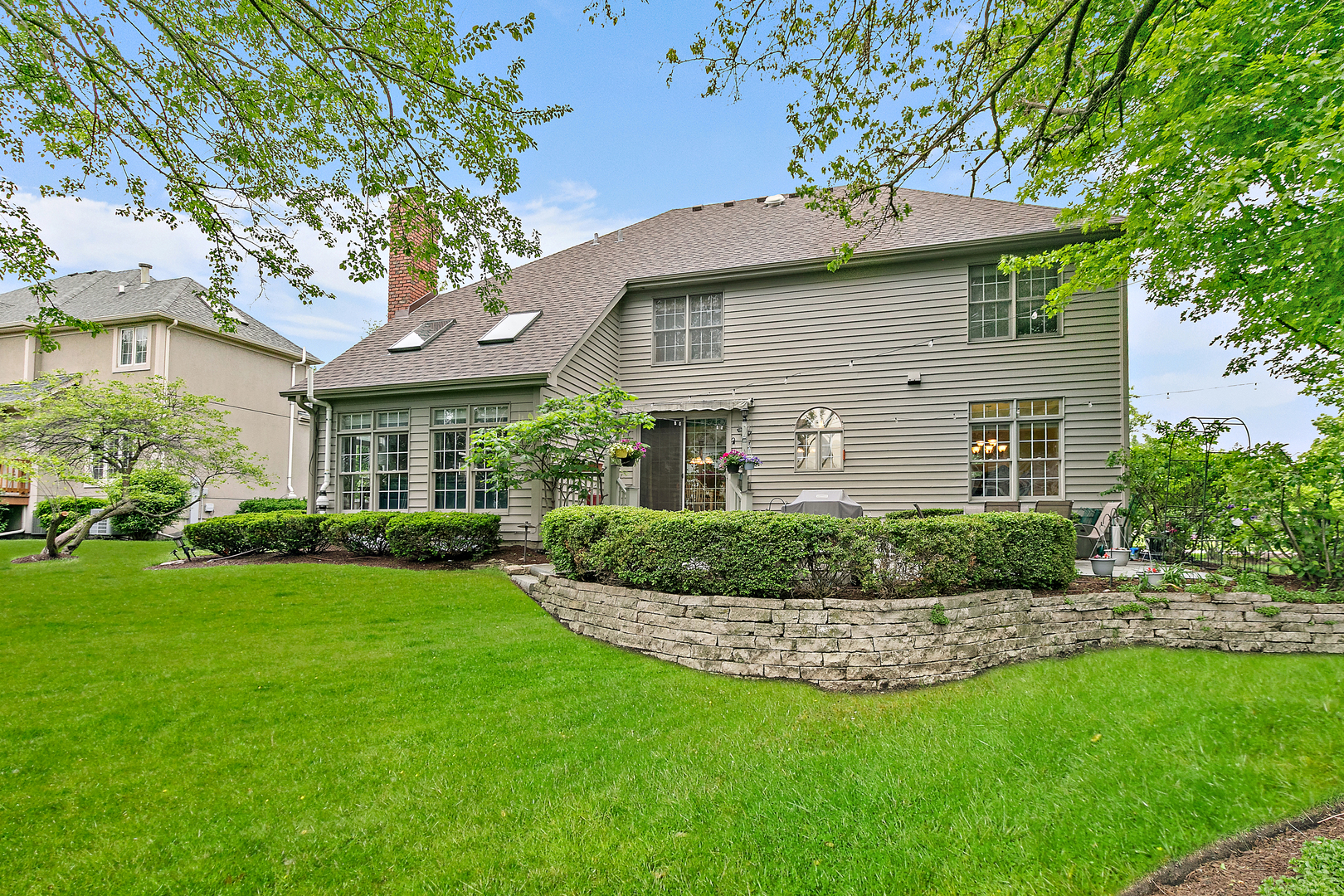 2212 Glouceston Lane, Naperville, IL 60564