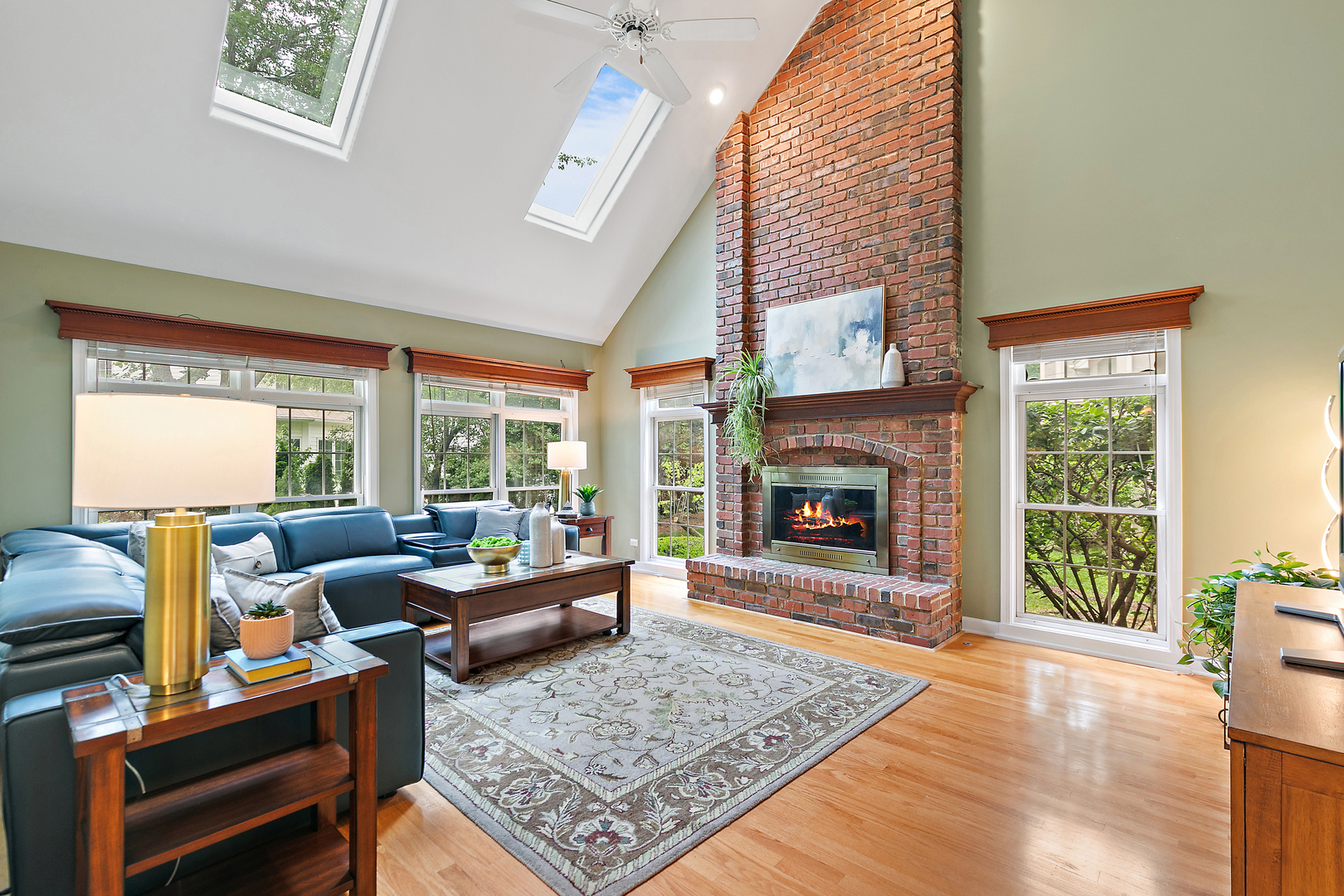2212 Glouceston Lane, Naperville, IL 60564