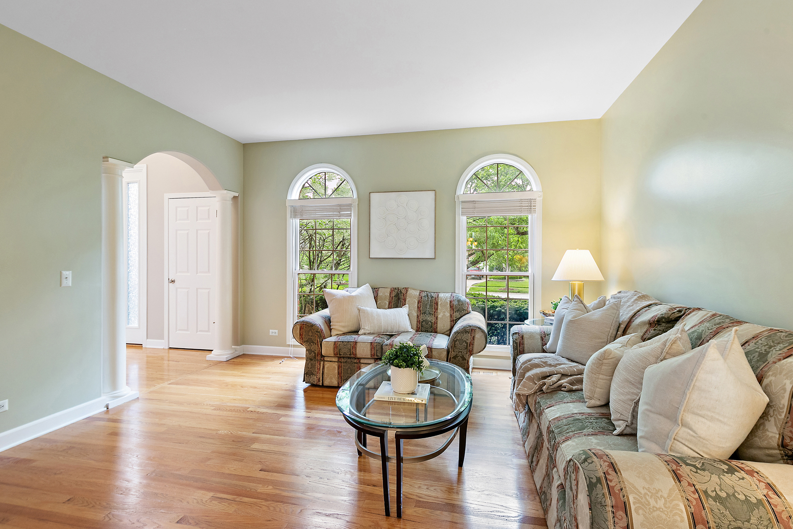 2212 Glouceston Lane, Naperville, IL 60564