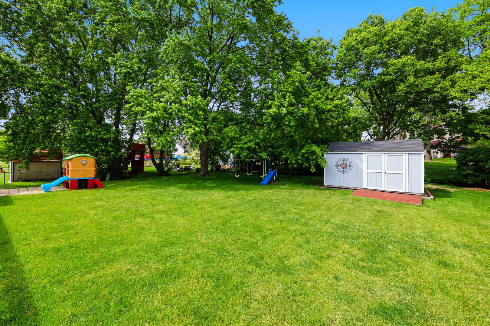890 Norman Drive, Hoffman Estates, IL 60192