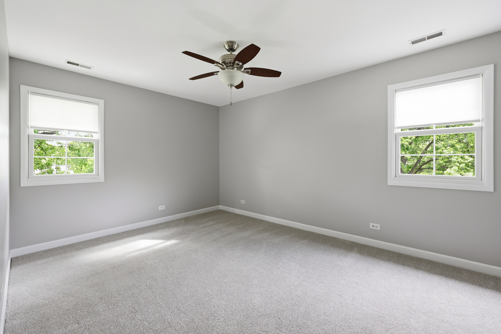 890 Norman Drive, Hoffman Estates, IL 60192