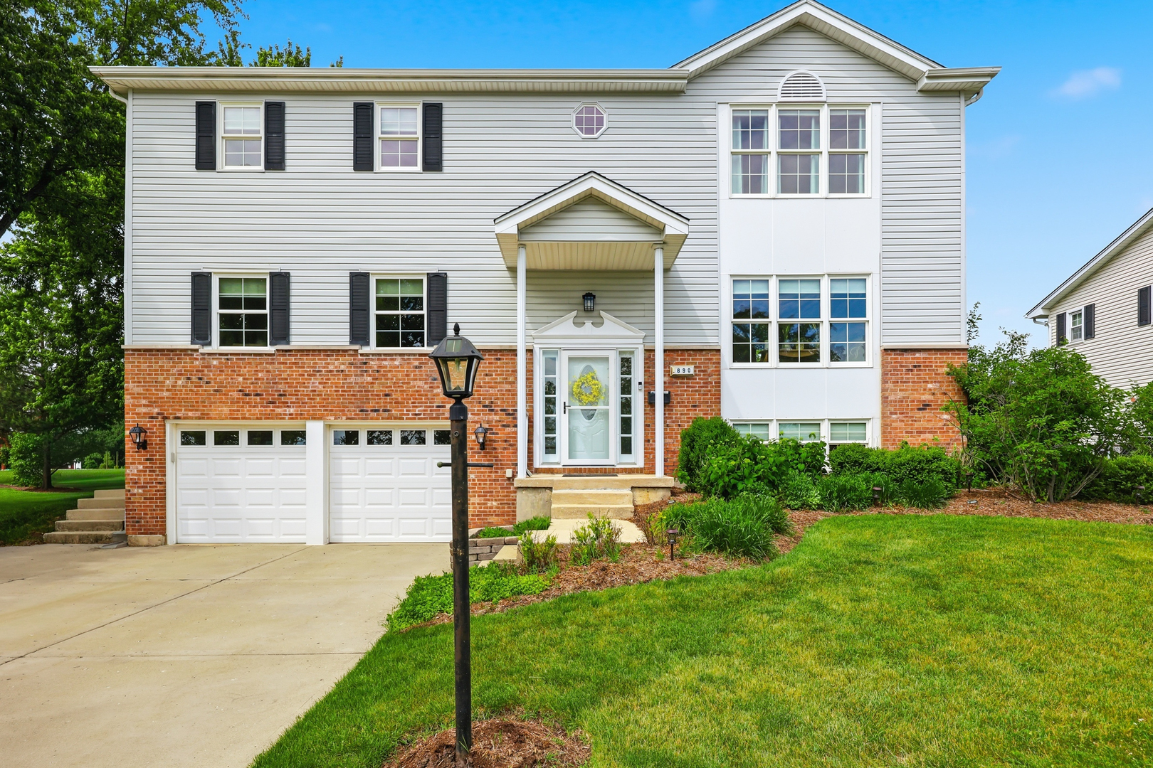890 Norman Drive, Hoffman Estates, IL 60192
