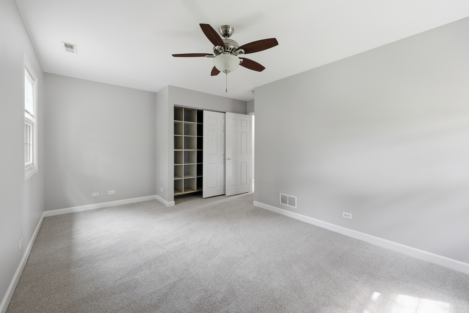 890 Norman Drive, Hoffman Estates, IL 60192