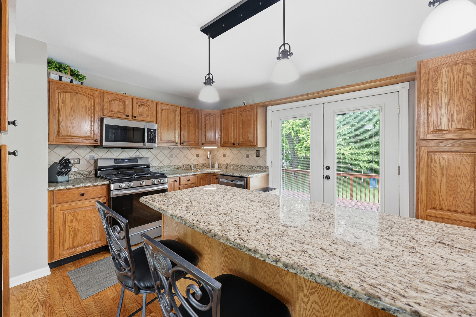 890 Norman Drive, Hoffman Estates, IL 60192