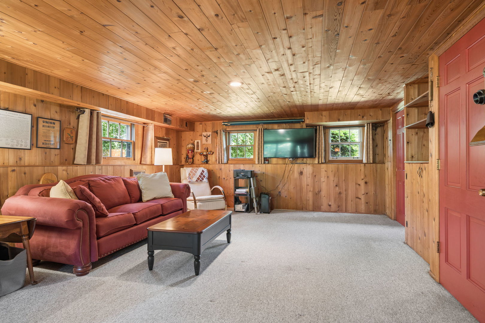 23W081 Red Oak Drive, Glen Ellyn, IL 60137