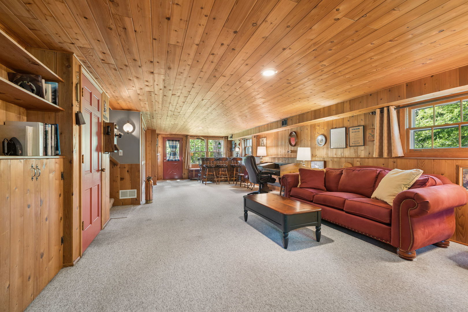 23W081 Red Oak Drive, Glen Ellyn, IL 60137