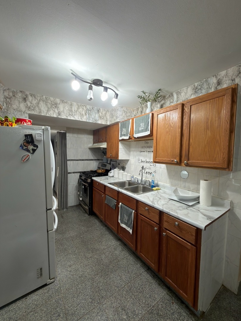 1064 Amherst Lane, University Park, IL 60484