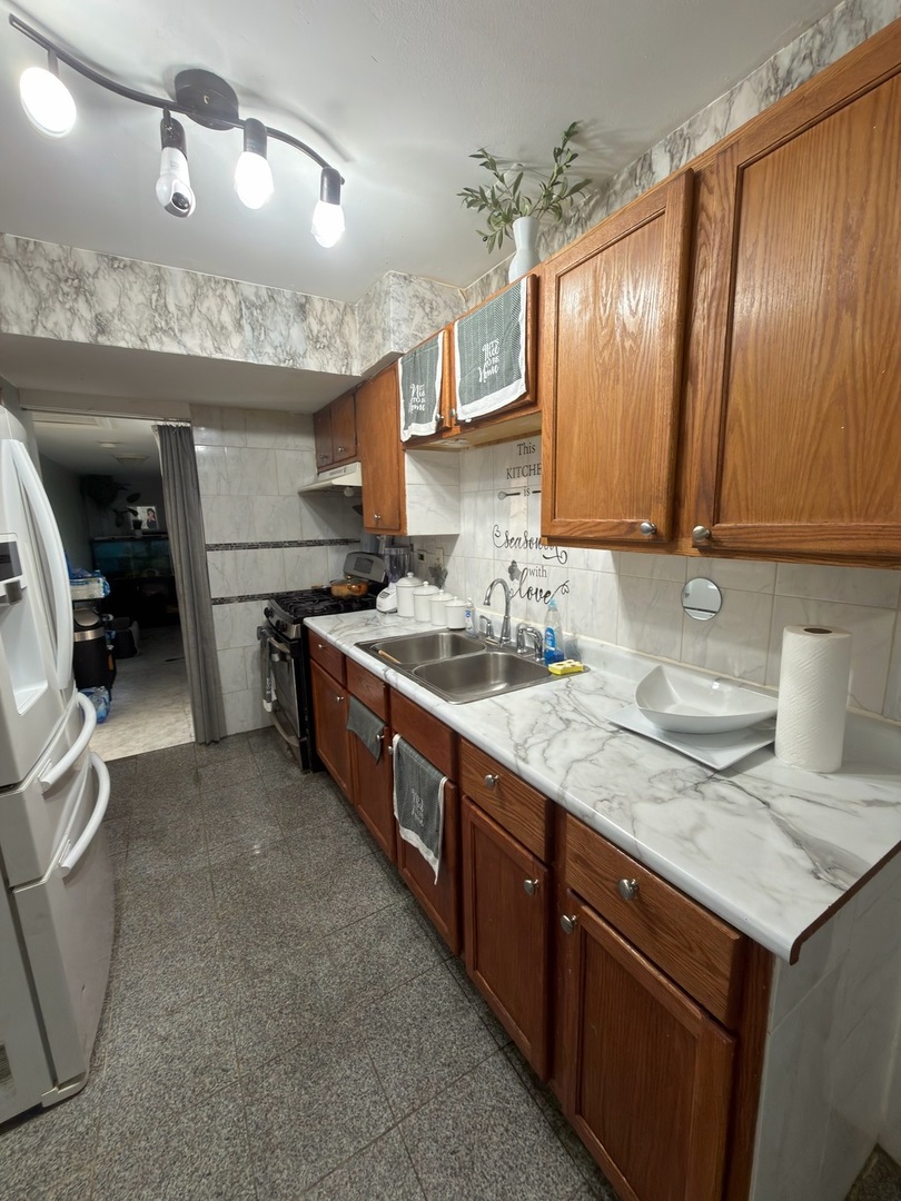1064 Amherst Lane, University Park, IL 60484