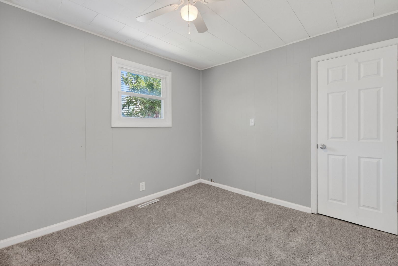 1607 S Joliet Street, Joliet, IL 60436