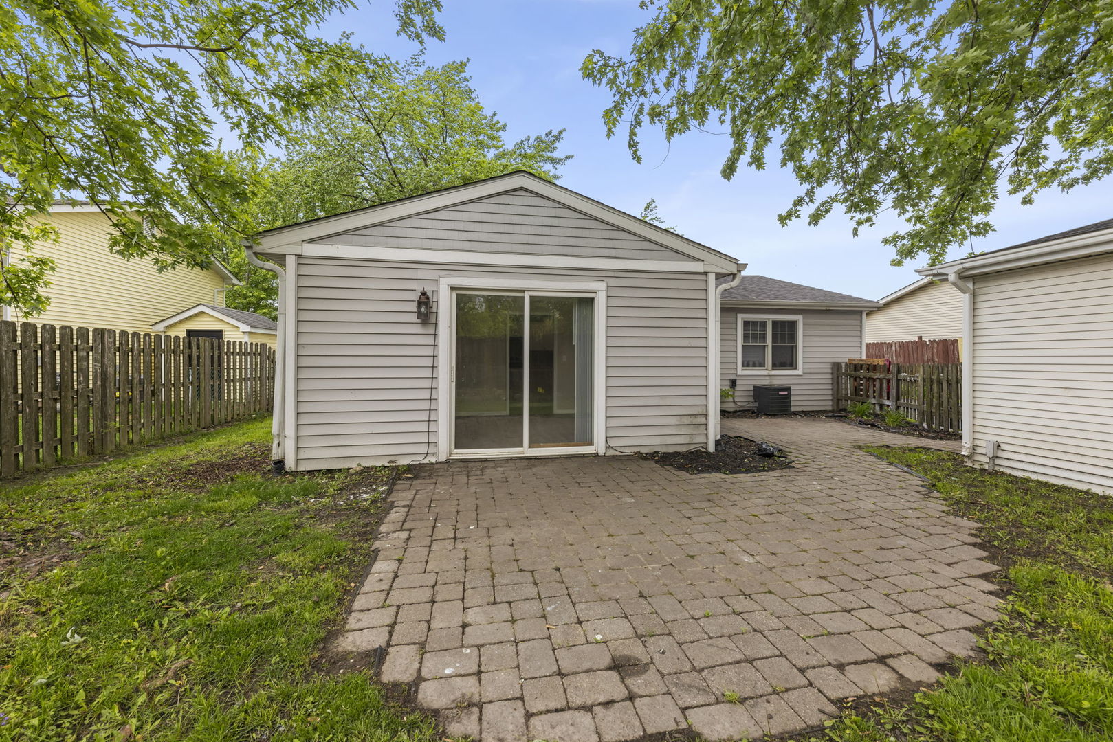 144 Garden Drive, Bolingbrook, IL 60440