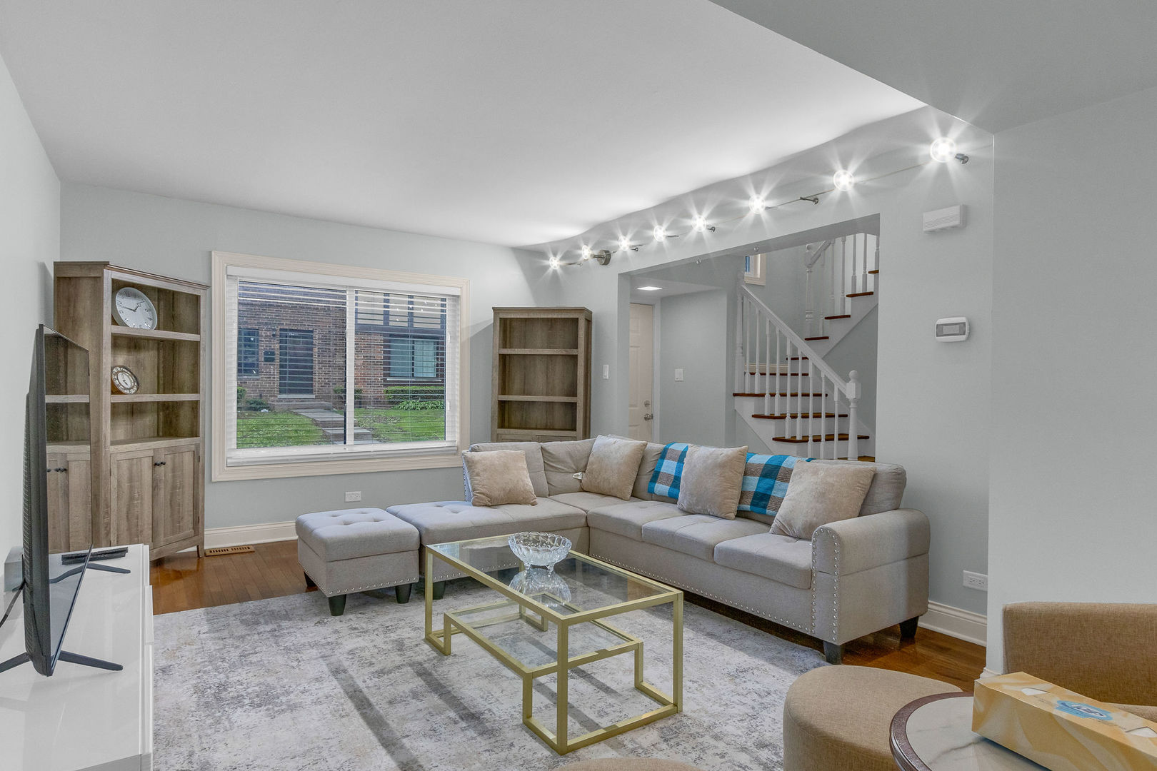 18w266 Knollwood Lane, Villa Park, IL 60181