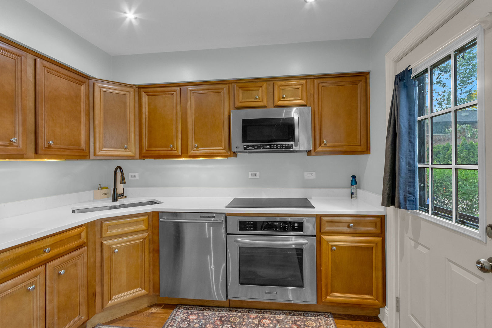 18w266 Knollwood Lane, Villa Park, IL 60181