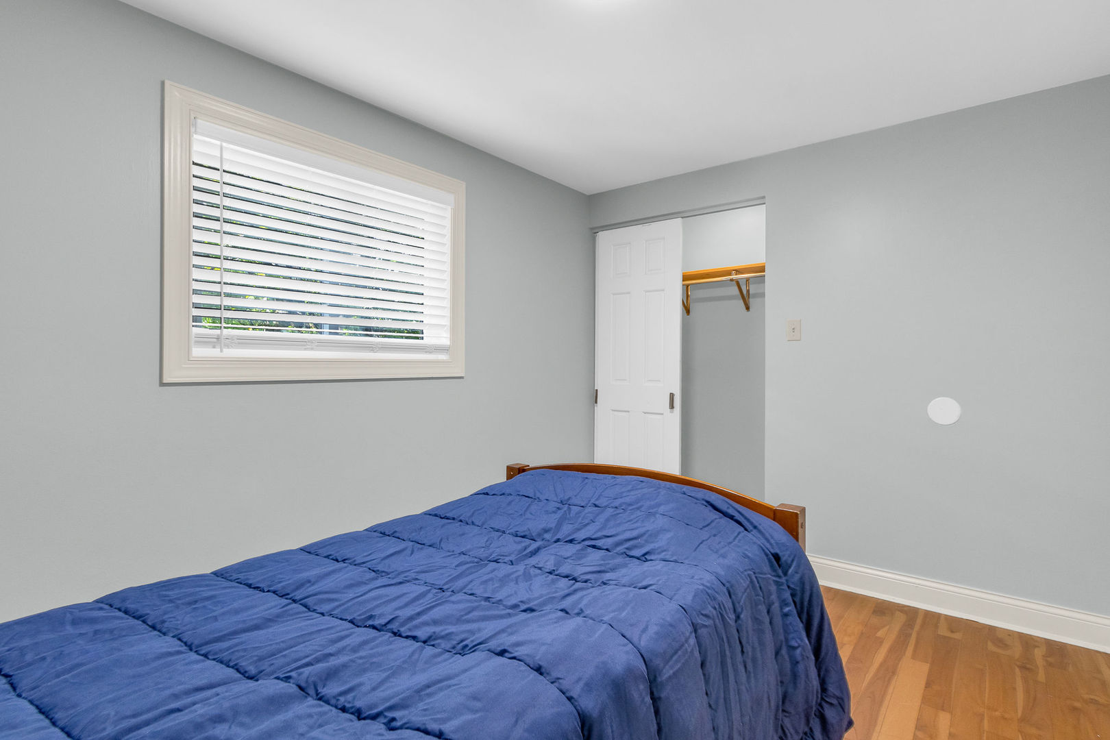 18w266 Knollwood Lane, Villa Park, IL 60181