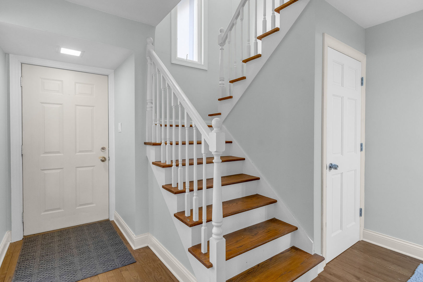 18w266 Knollwood Lane, Villa Park, IL 60181