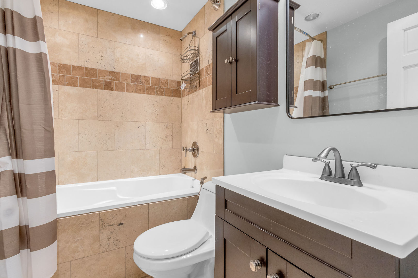 18w266 Knollwood Lane, Villa Park, IL 60181