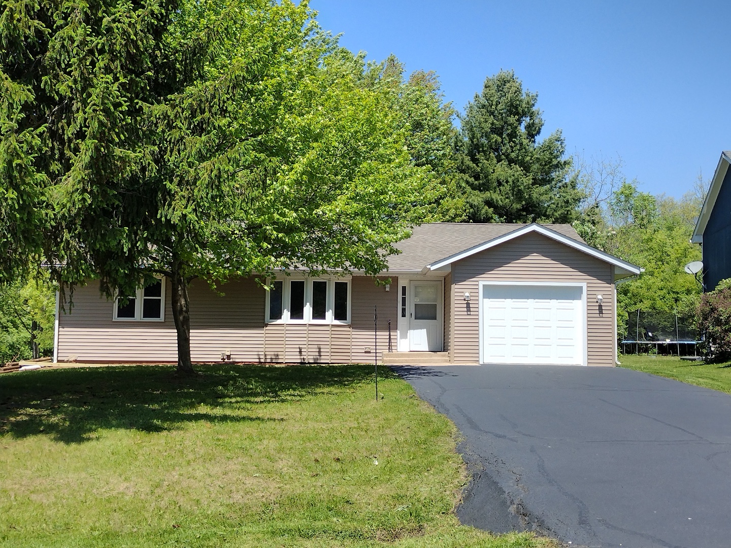 216 Bounty Drive, Poplar Grove, IL 61065