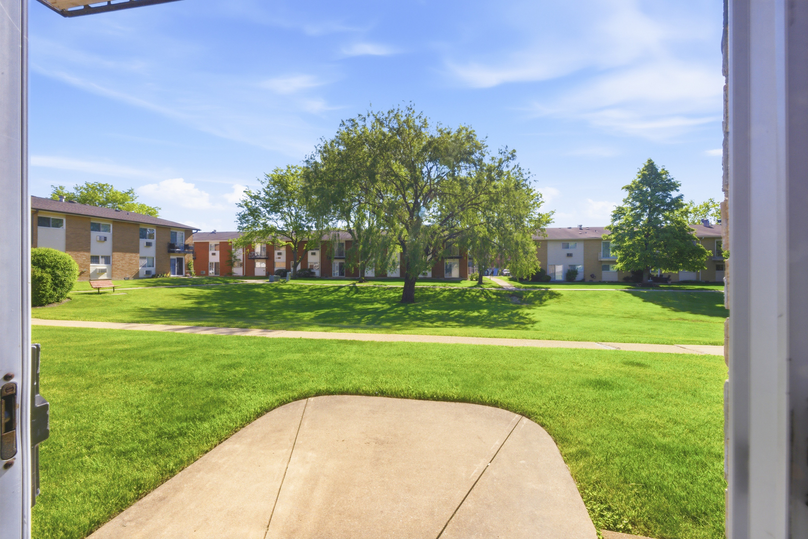 8828 N LESLIE Lane #104D, Des Plaines, IL 60016