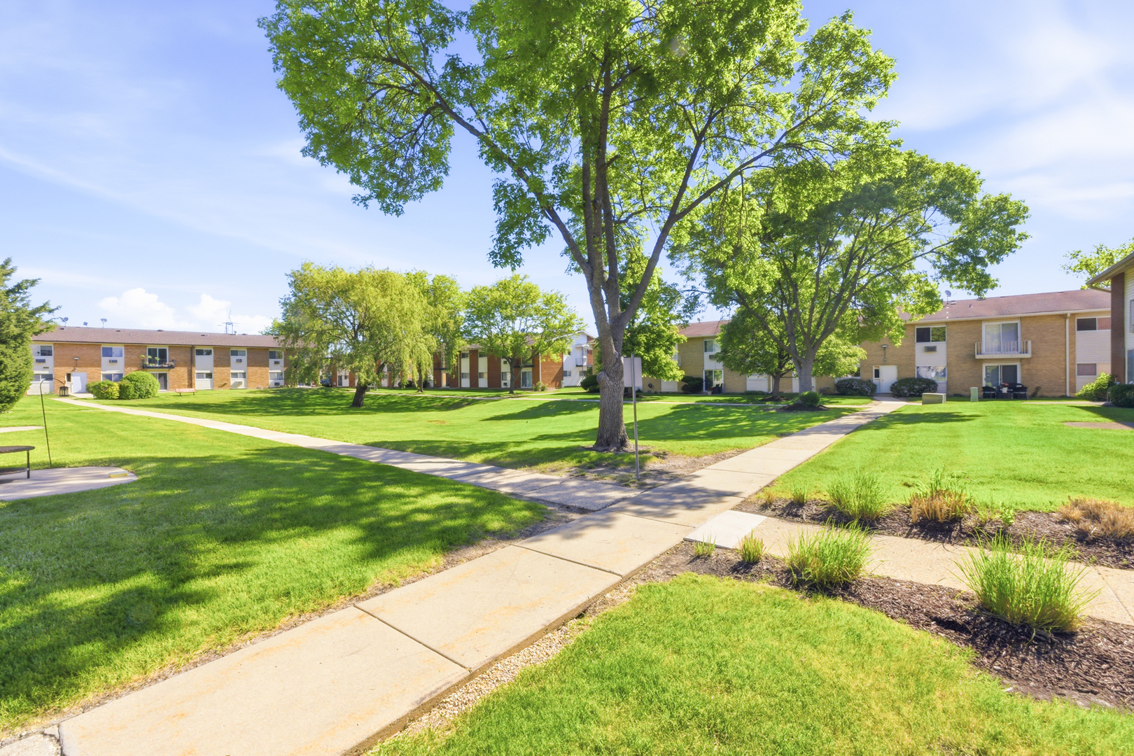 8828 N LESLIE Lane #104D, Des Plaines, IL 60016