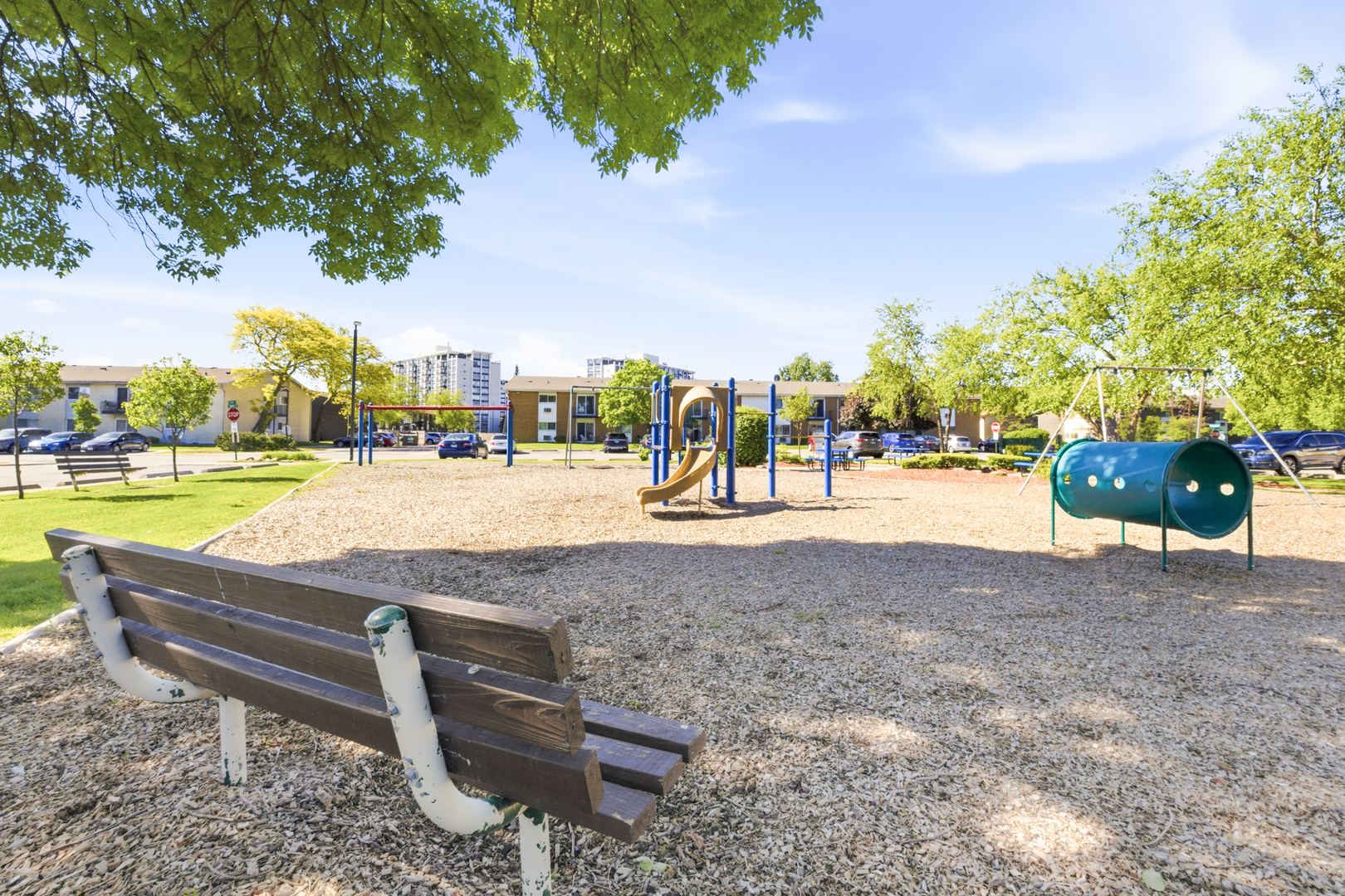 8828 N LESLIE Lane #104D, Des Plaines, IL 60016