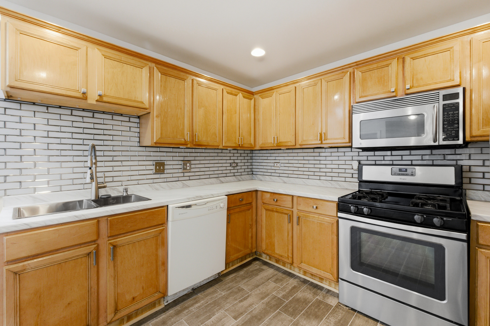 8828 N LESLIE Lane #104D, Des Plaines, IL 60016