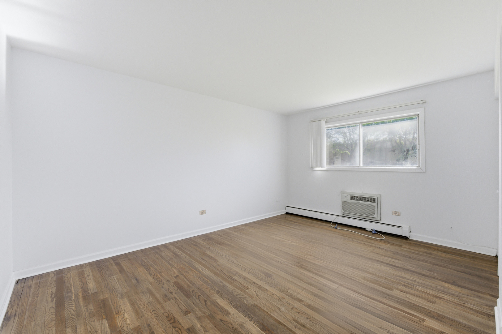 8828 N LESLIE Lane #104D, Des Plaines, IL 60016
