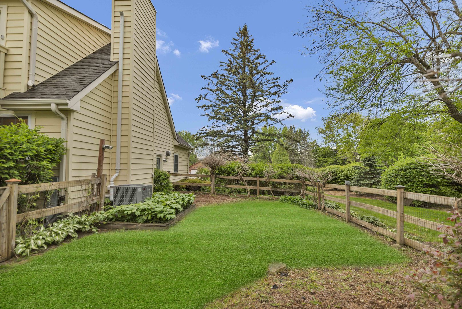 38W643 Bittersweet Lane, Elgin, IL 60124
