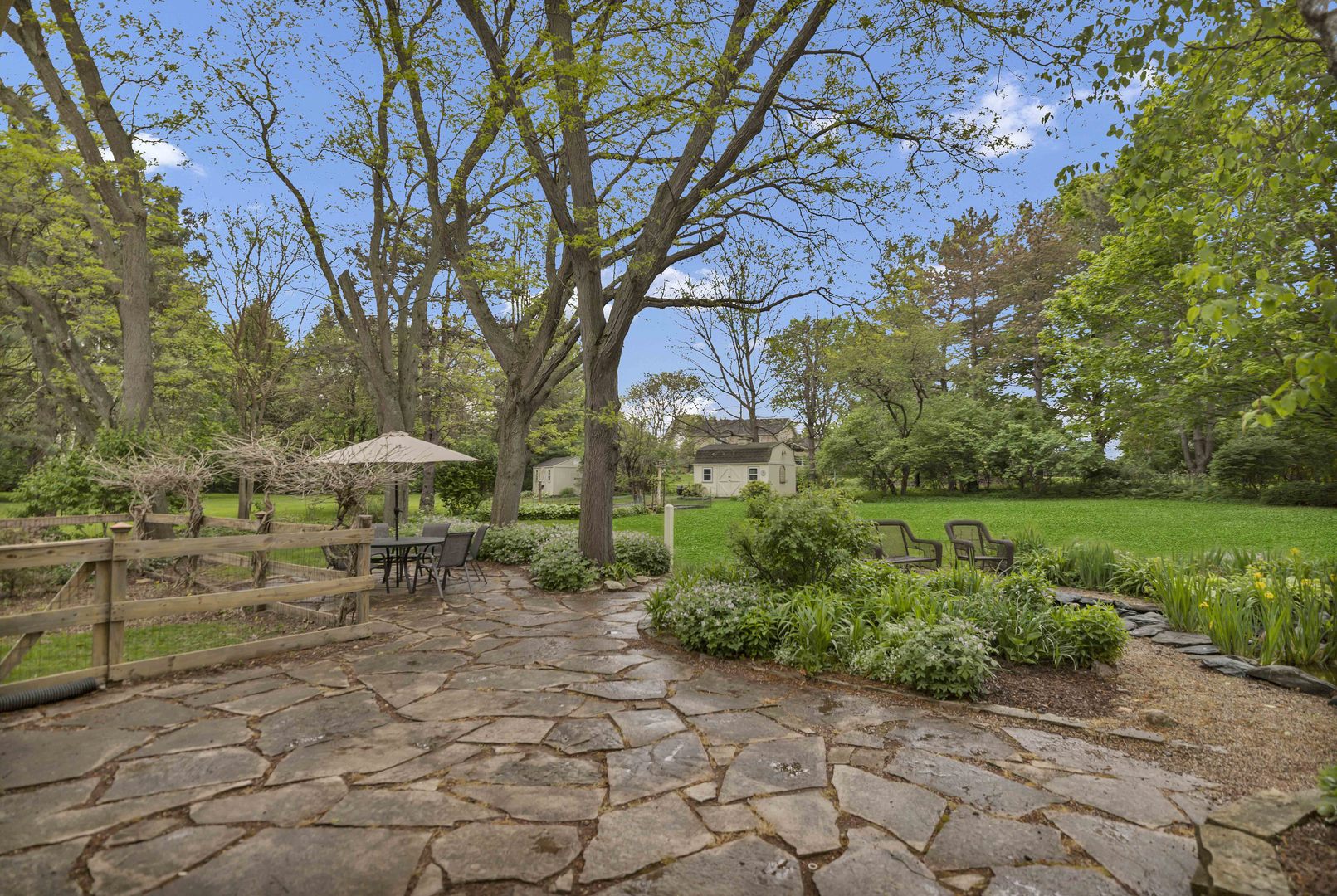 38W643 Bittersweet Lane, Elgin, IL 60124