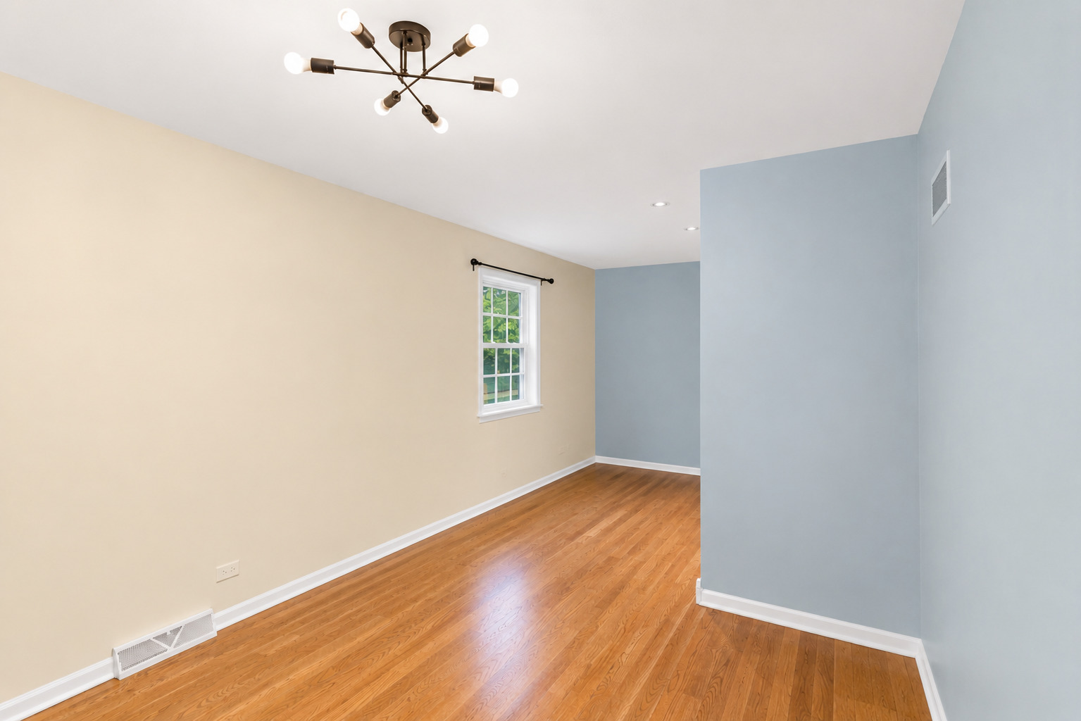 38W643 Bittersweet Lane, Elgin, IL 60124