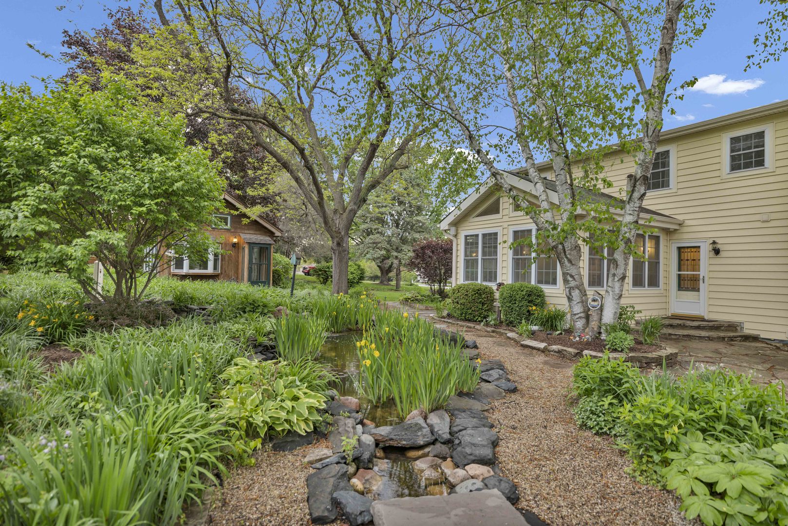 38W643 Bittersweet Lane, Elgin, IL 60124