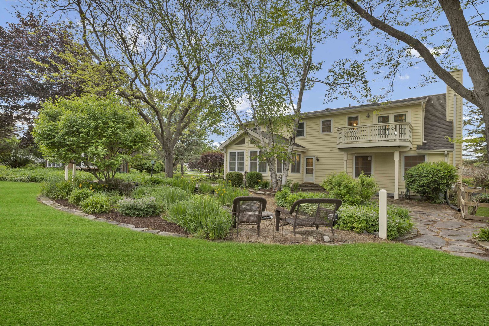 38W643 Bittersweet Lane, Elgin, IL 60124