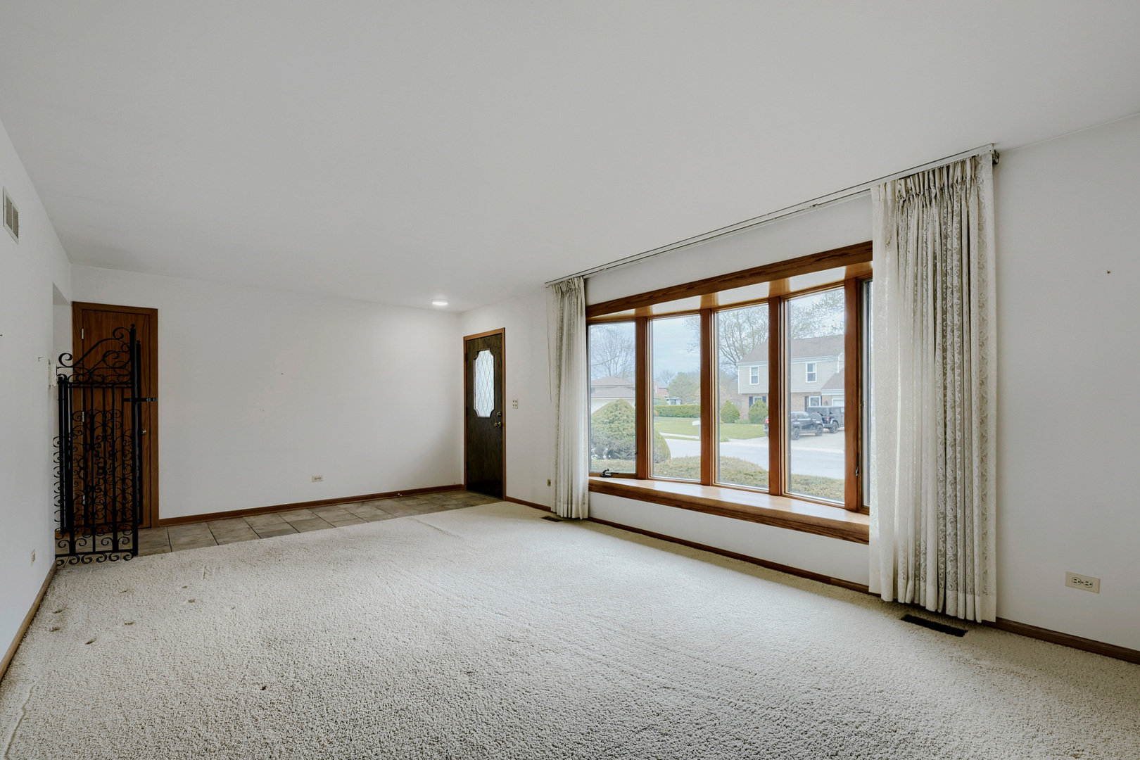 496 Sheridan Lane, Schaumburg, IL 60193