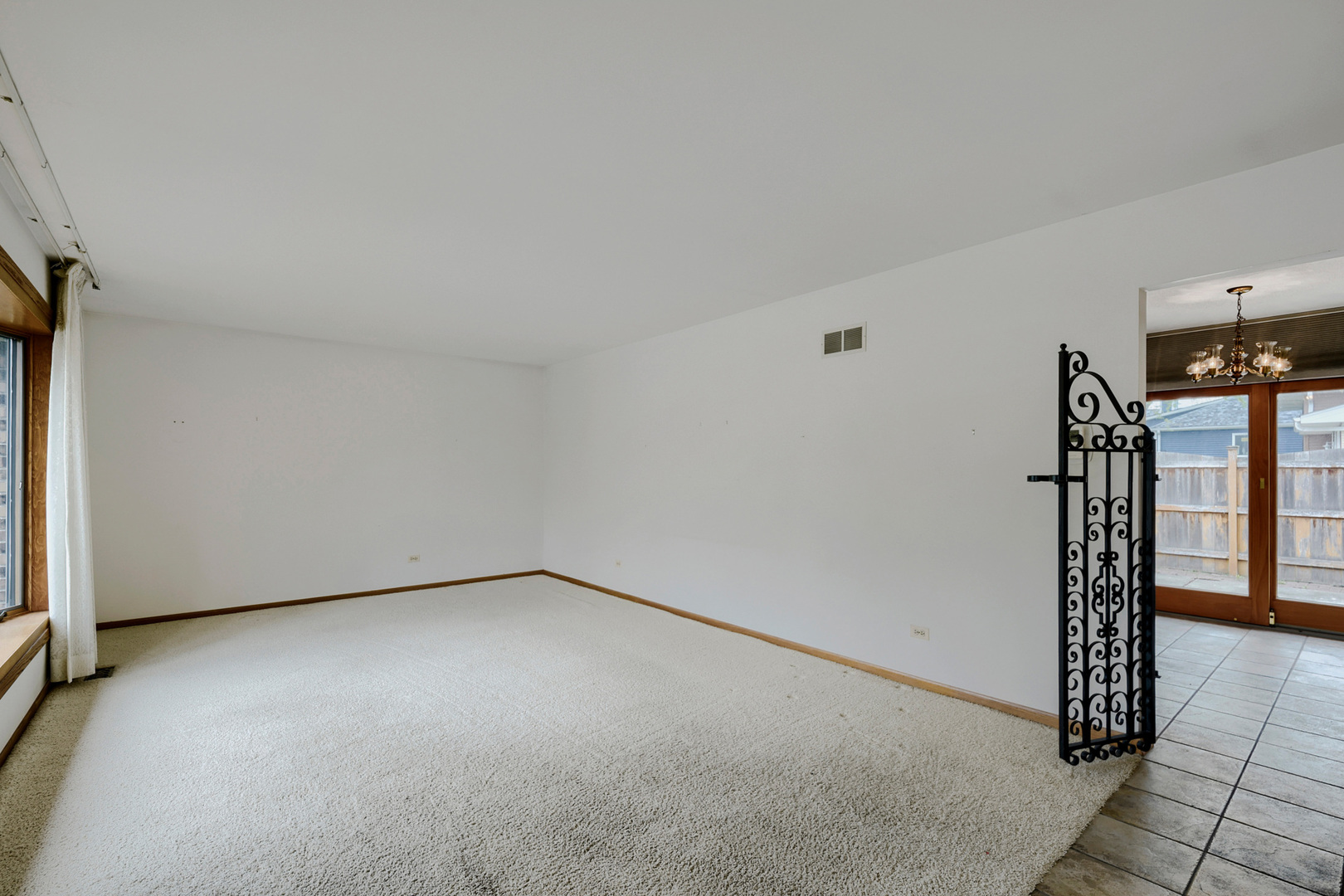 496 Sheridan Lane, Schaumburg, IL 60193