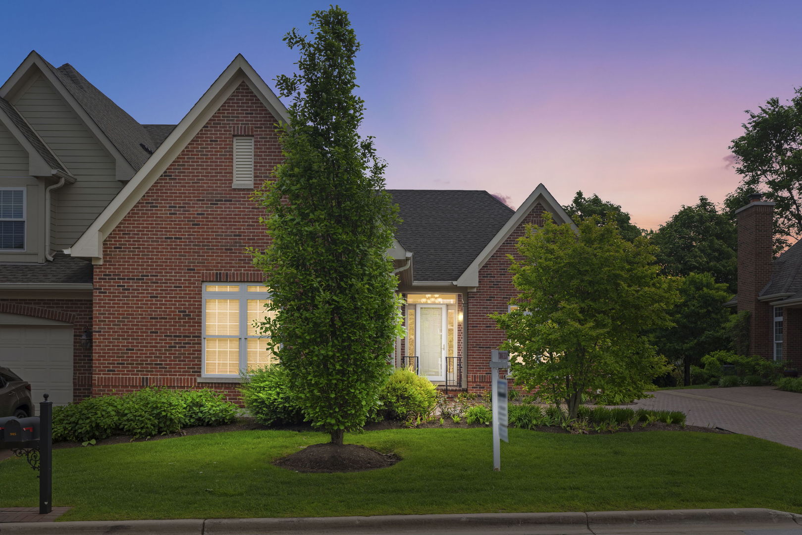 905 Hickory Drive, Western Springs, IL 60558