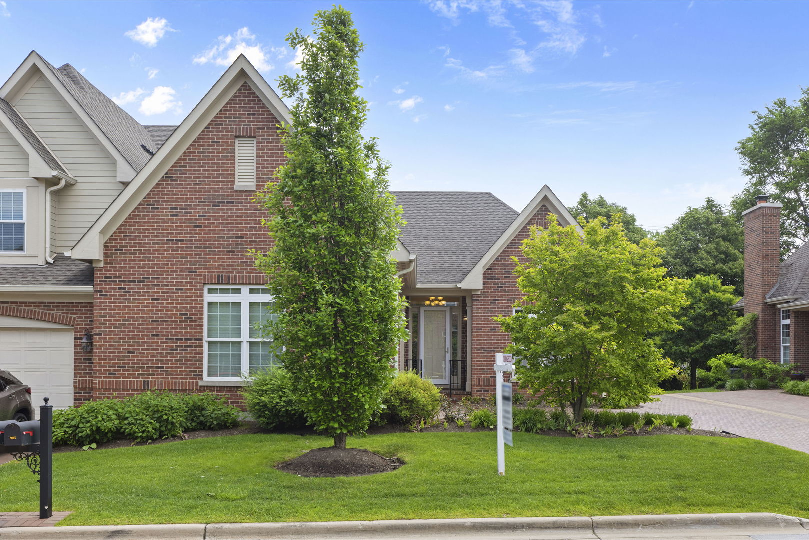905 Hickory Drive, Western Springs, IL 60558