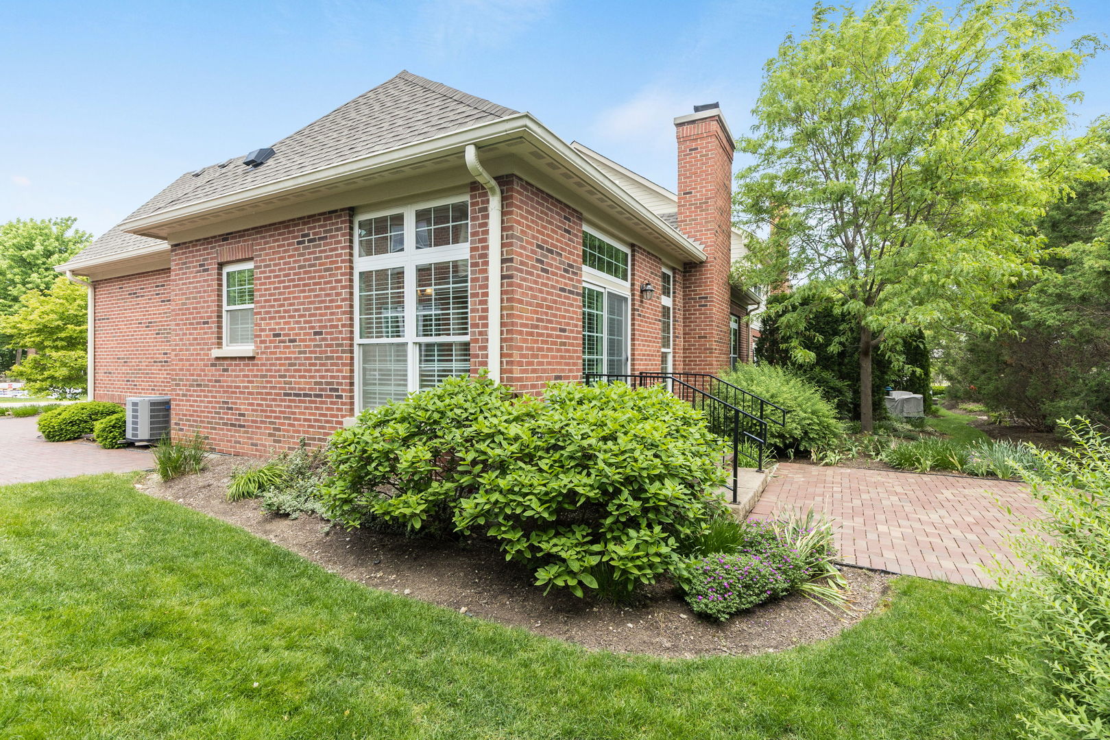 905 Hickory Drive, Western Springs, IL 60558