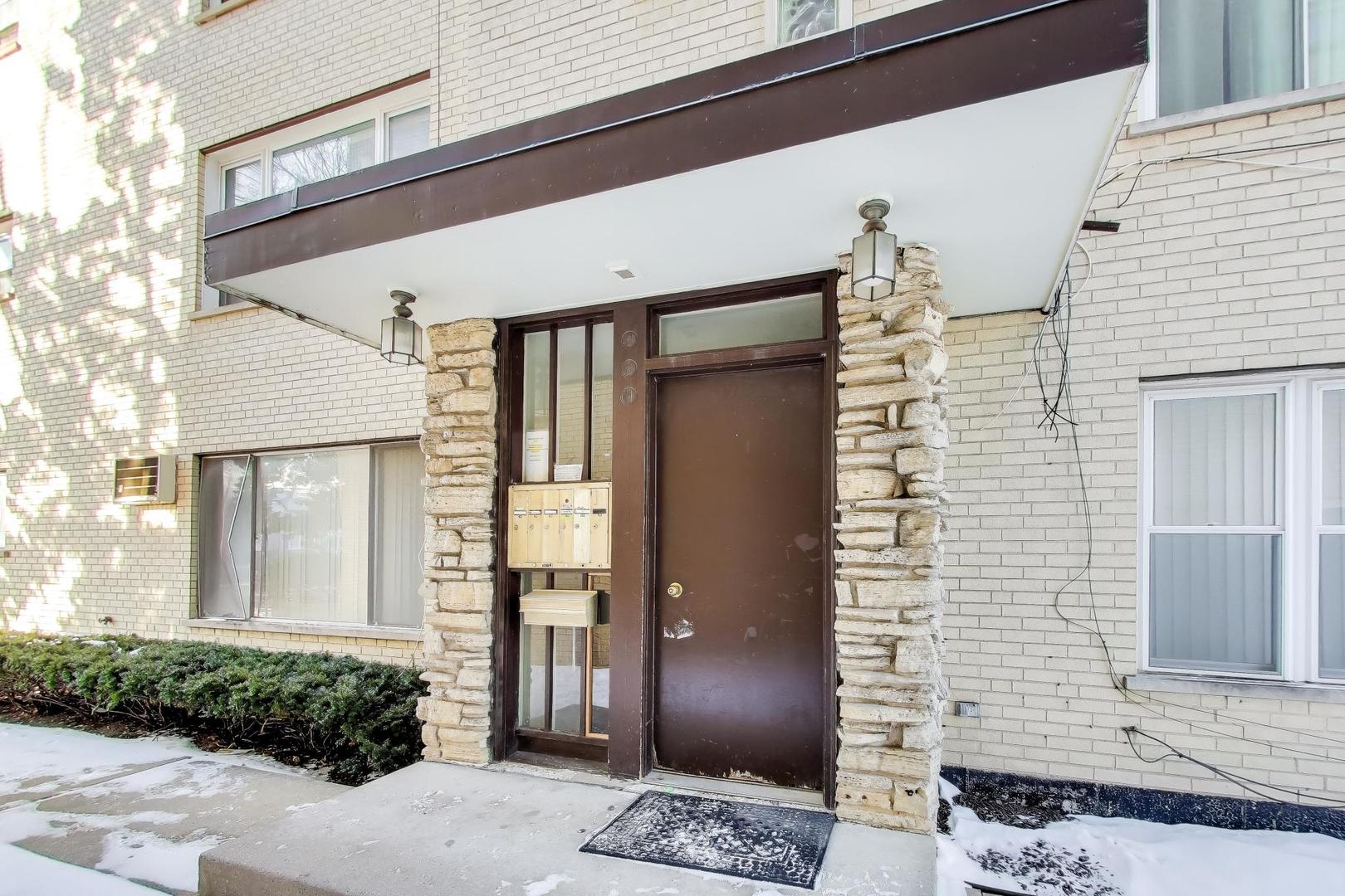 306 Chicago Avenue #3N, Oak Park, IL 60302