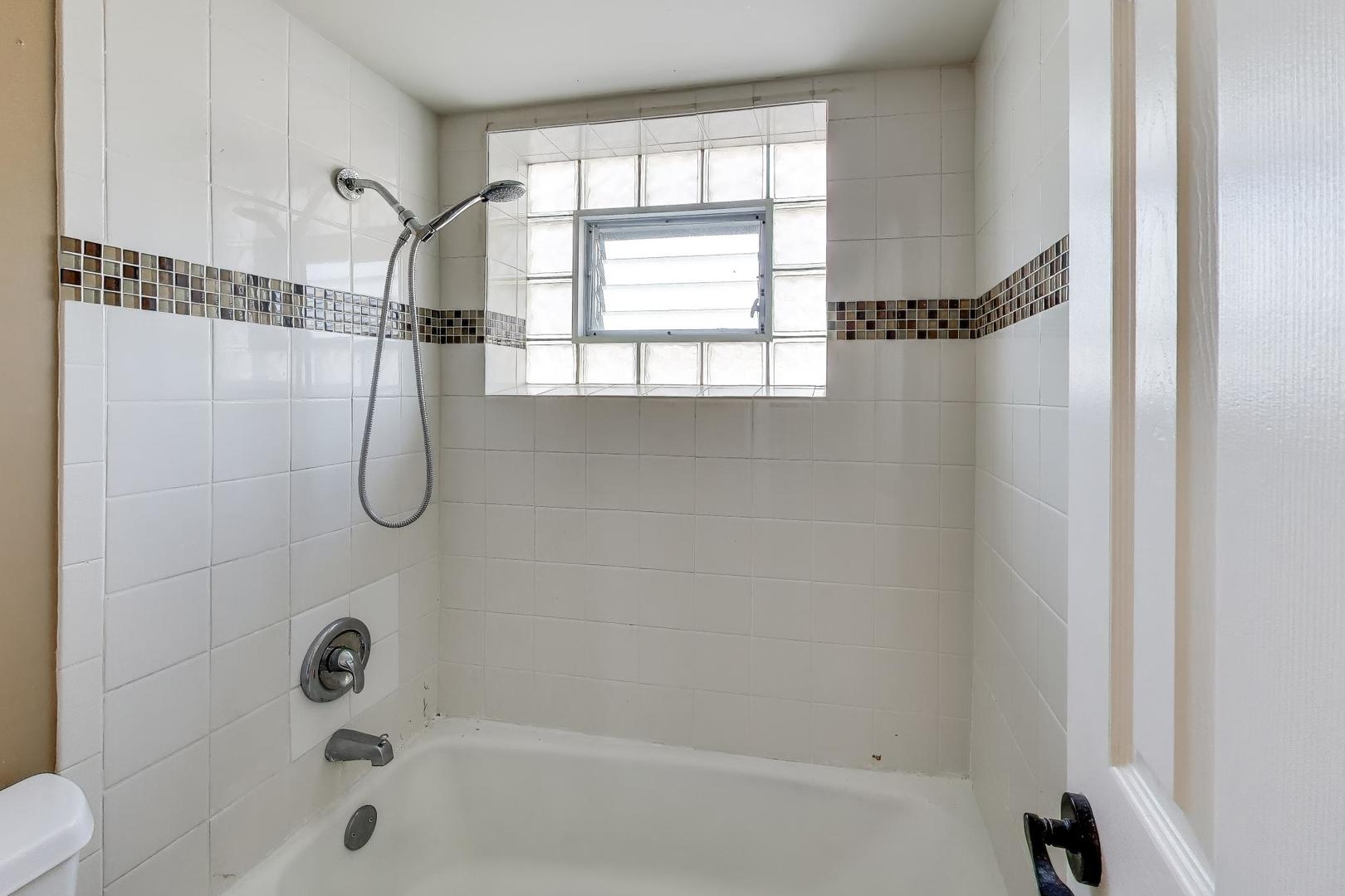 306 Chicago Avenue #3N, Oak Park, IL 60302