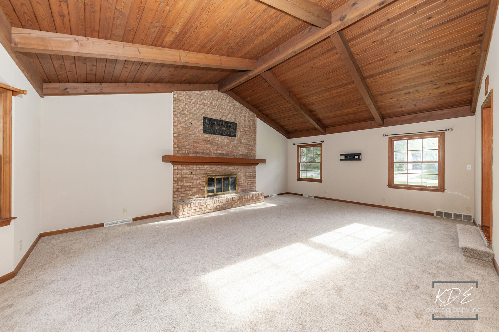 210 S Gladstone Avenue, Aurora, IL 60506