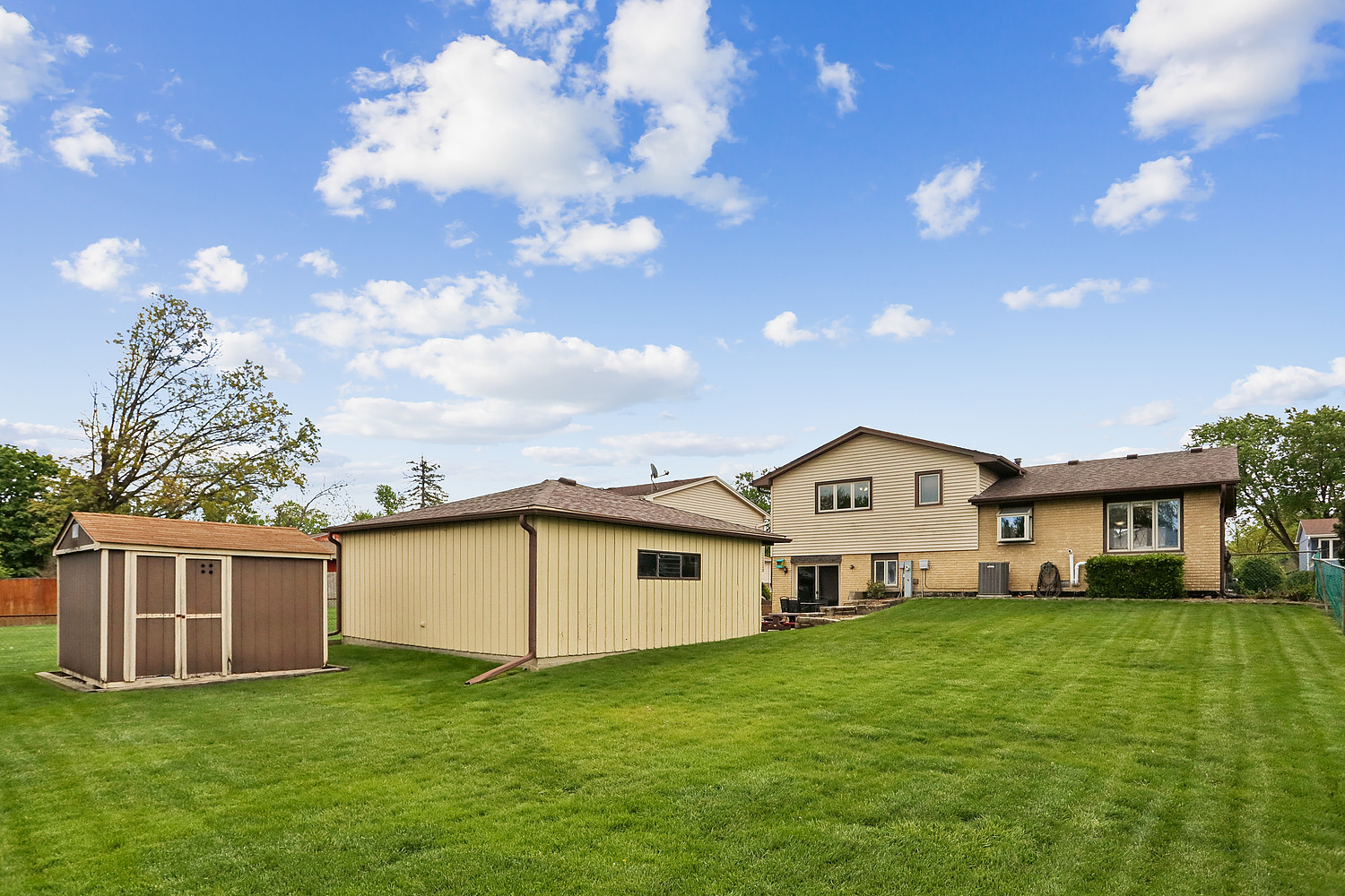 7422 162nd Street, Tinley Park, IL 60477